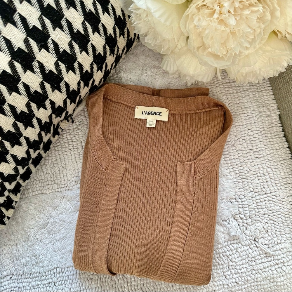 L’Agence Carrie Plunge Neck Short Sleeve Ribbed Cradigan Button Front